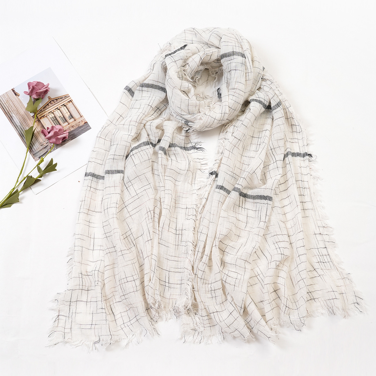 时尚潮流必备，最新围巾款式选择与搭配技巧