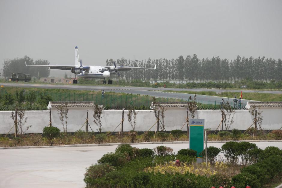 阚集军事机场最新图片揭秘,犯罪问题浮出水面