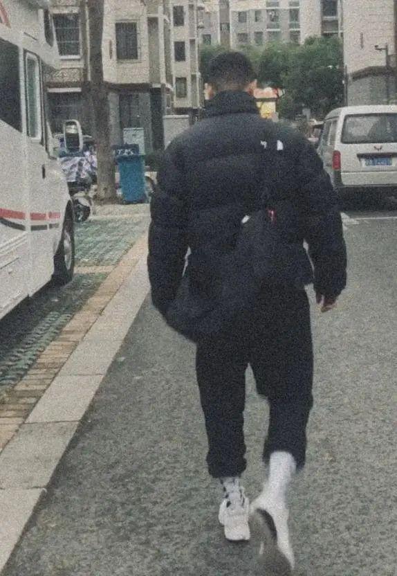 吴晓瑞最新直男体育生高科技产品介绍与体验分享