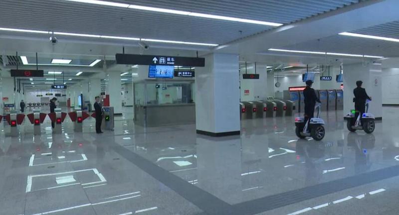 兰州地铁4号线最新动态，温馨日常在地铁上展开