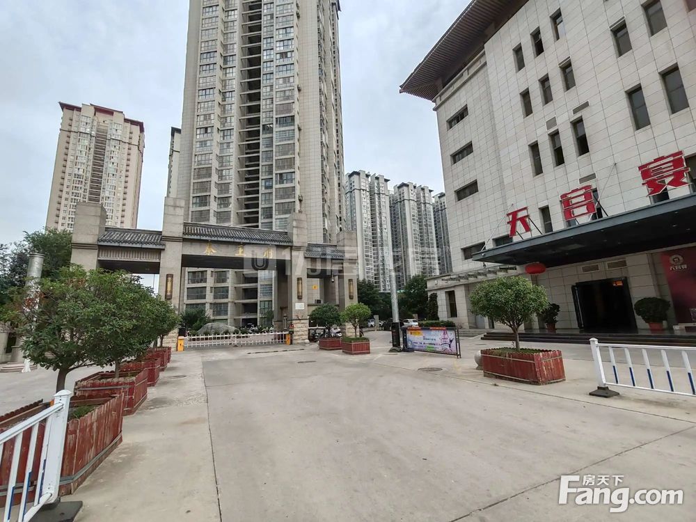 秦王府经适房最新动态，小巷风情与隐藏小店的独特魅力