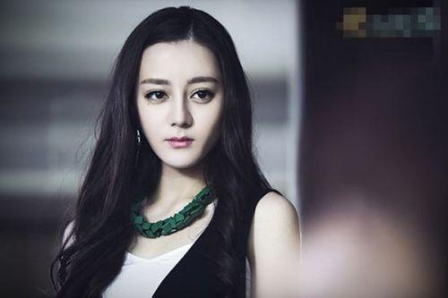 迪丽热巴最新热搜揭秘，城市星光下的日常温馨时刻