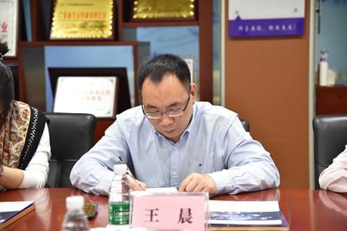 义务人才网最新招聘信息，城市梦想与友情纽带，职业发展的起点