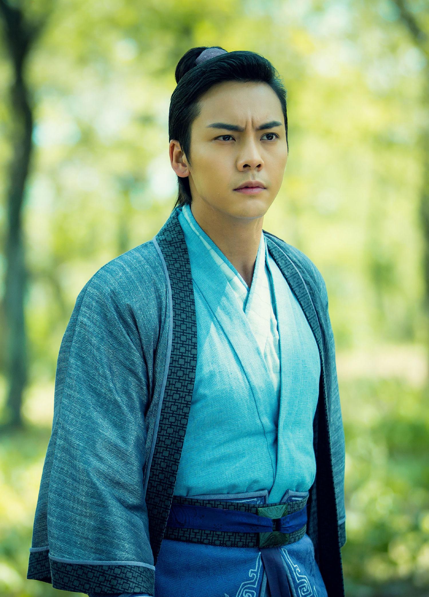 杨幂李易峰新剧探秘与巷弄深处的特色小店之旅