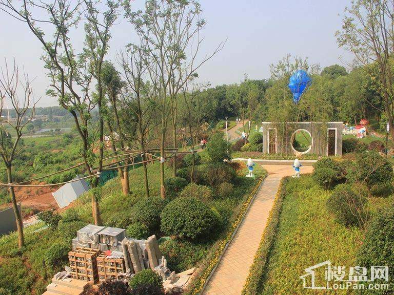 岳麓峰景房价最新动态，峰景之下的温馨家园故事