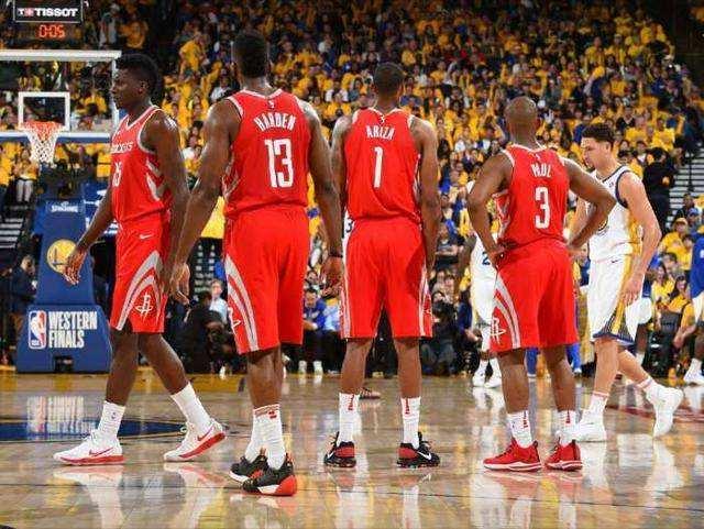 篮球巨星卡梅隆·安东尼的最新征程动态