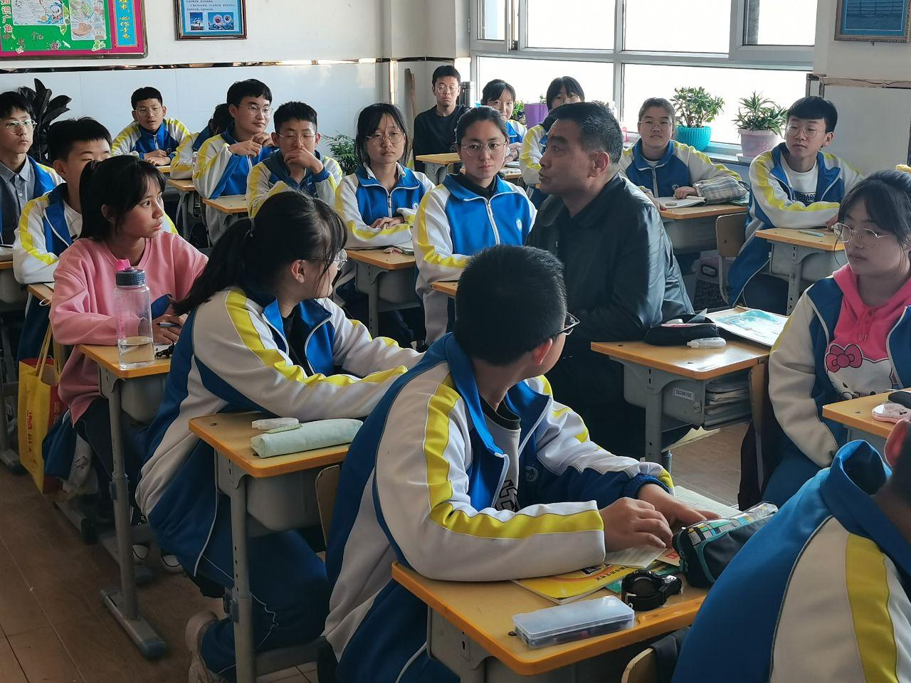 今晚三中三免费公开资料,专业解读方案实施_家庭版55.552