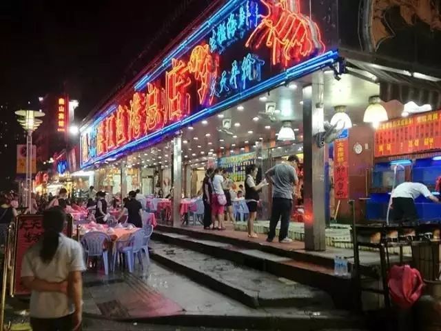 美食街最新探秘,味蕾上的盛宴与友情的交织