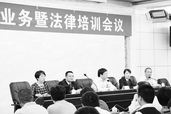 二四六香港管家婆期期准资料大全,目前现象解析描述_时尚版1.976