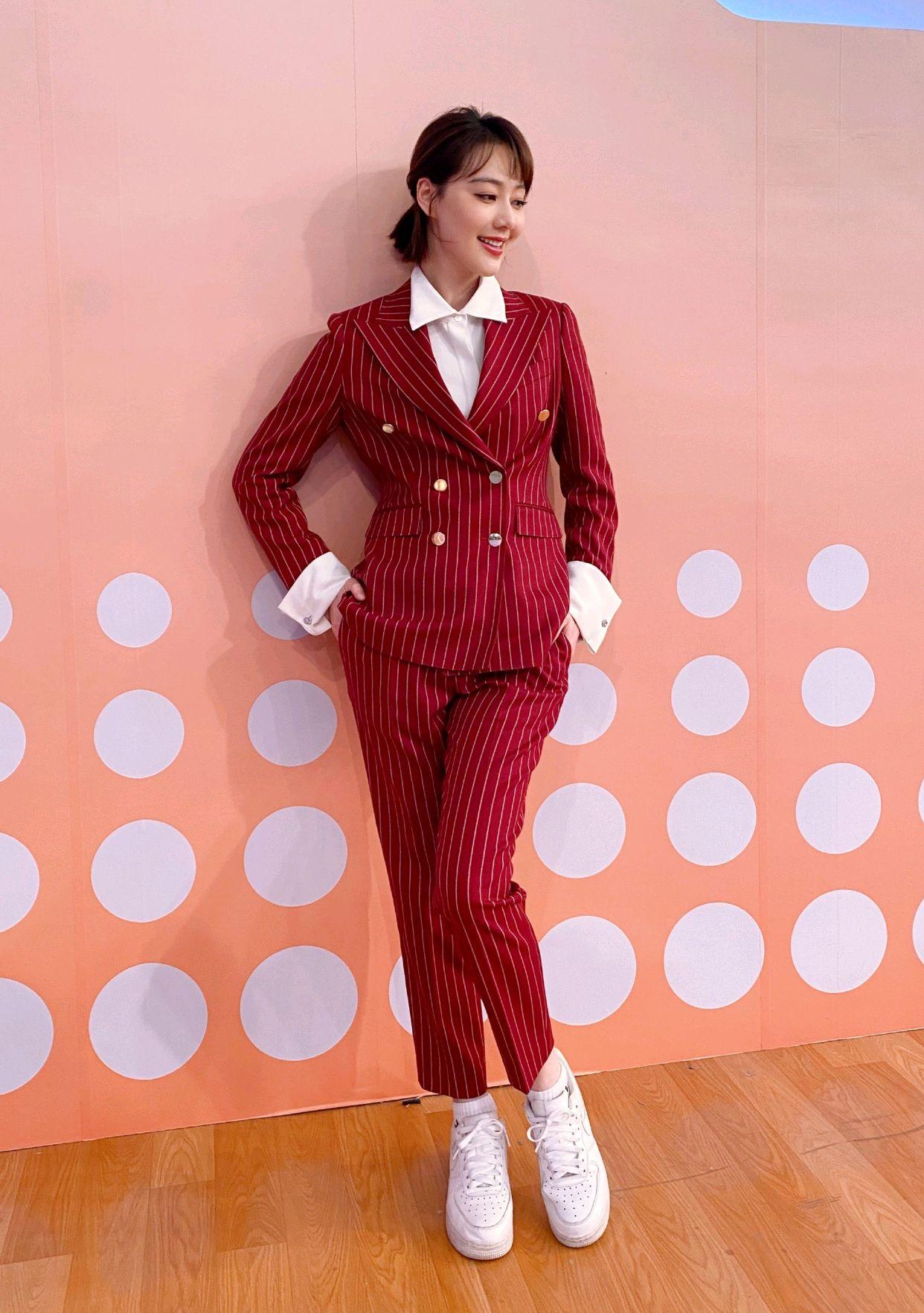 最新身高女,揭秘成长秘密,一起探索成长之旅!