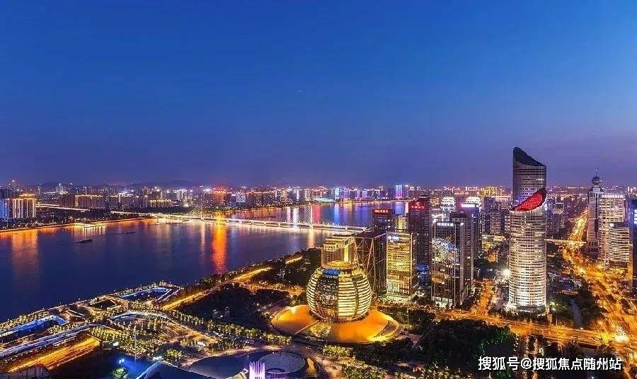 澳门王中王六码新澳门,深度研究解析_社交版19.261