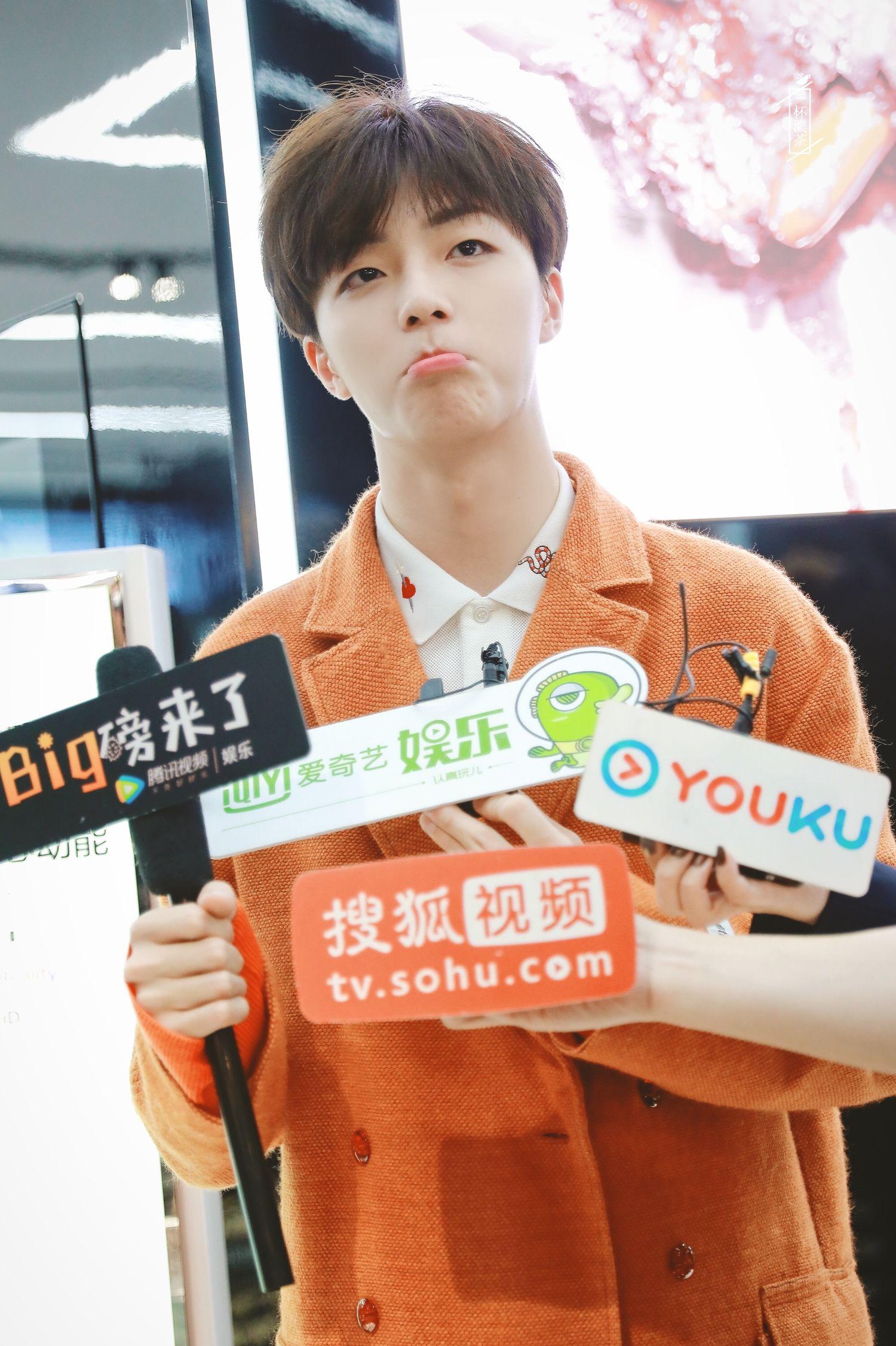 最新嘟嘟嘴技巧,瞬间散发甜美魅力!