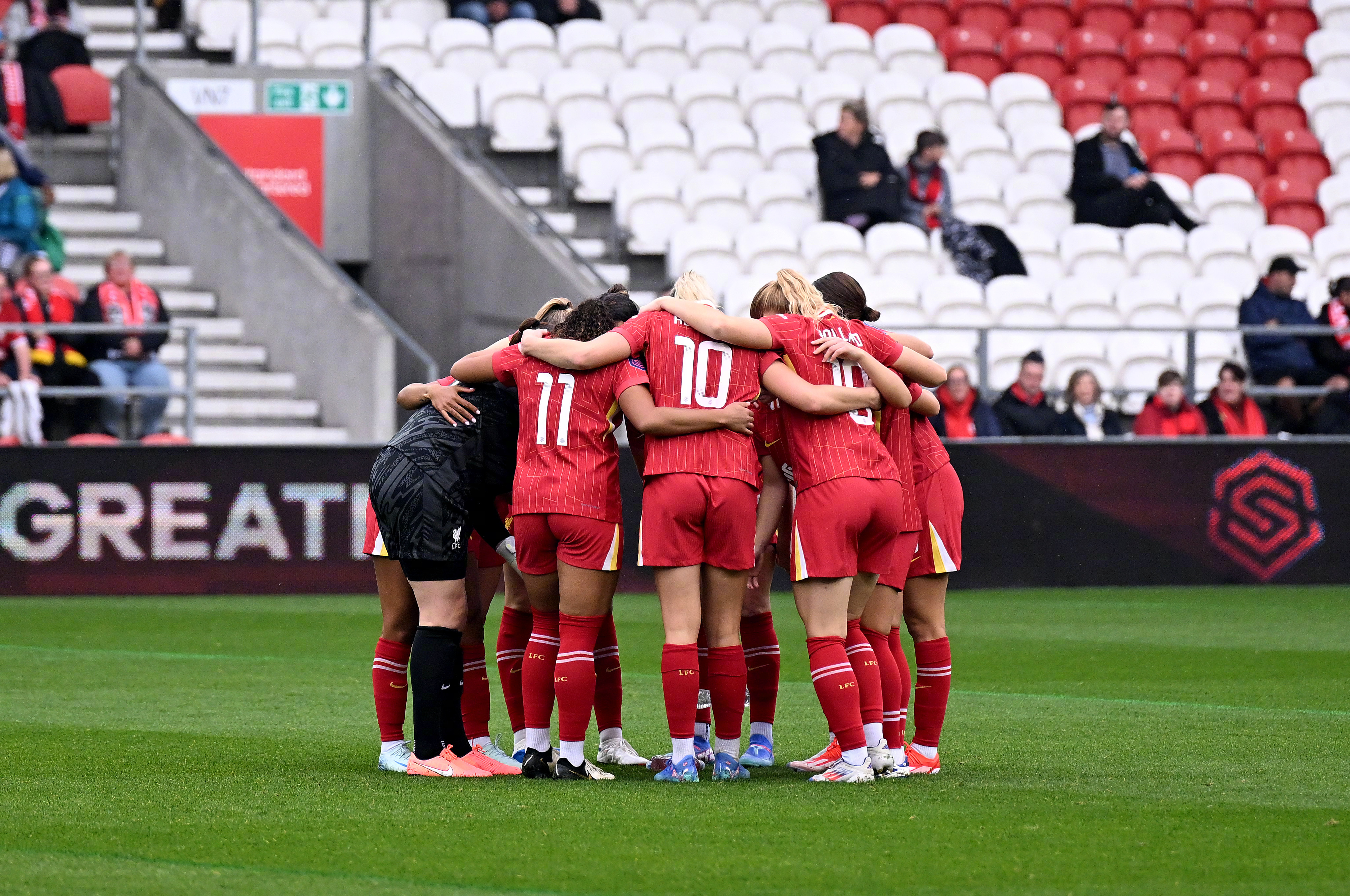 女足超级联赛最新战报,赛场上的温情与友谊碰撞之际的激烈对决