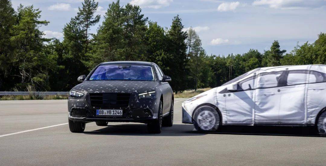 奔驰最新动态揭秘,小巷中的独特宝藏——探索别具一格的奔驰小店