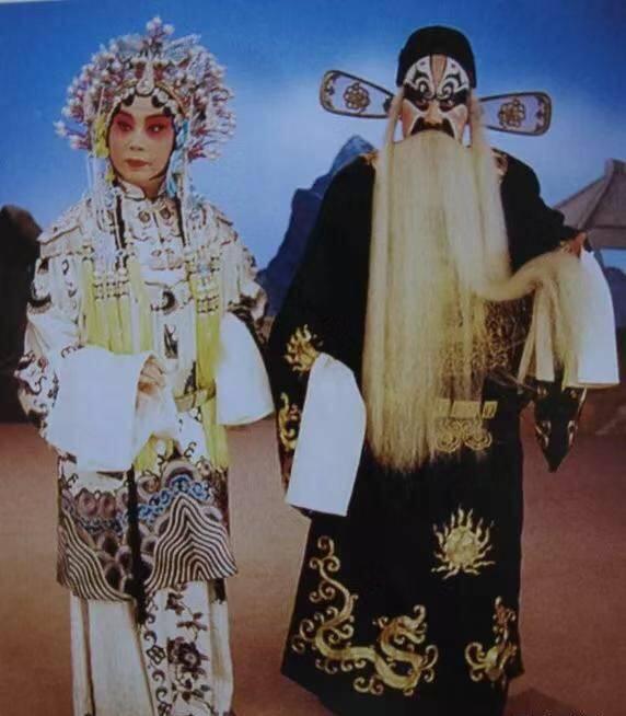 生命的蜕变与无限可能,最新死亡消息揭示的启示