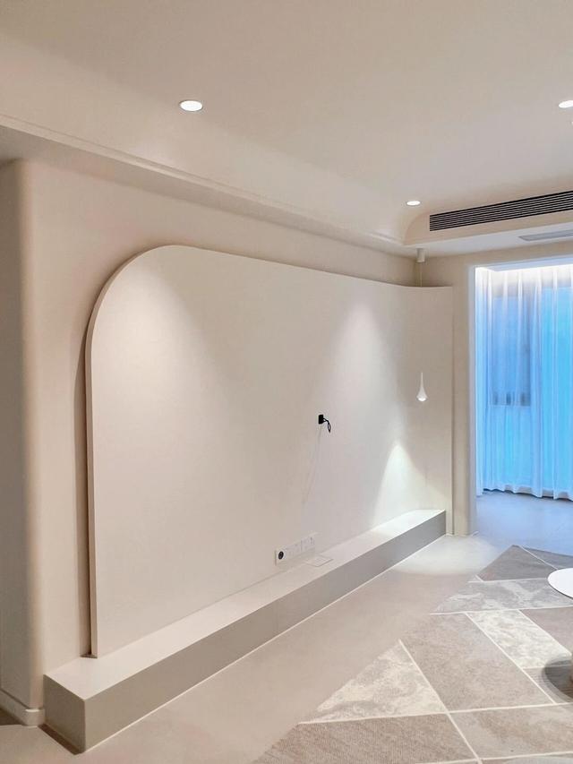 圆弧电视墙,自然美景的沉浸式旅行体验