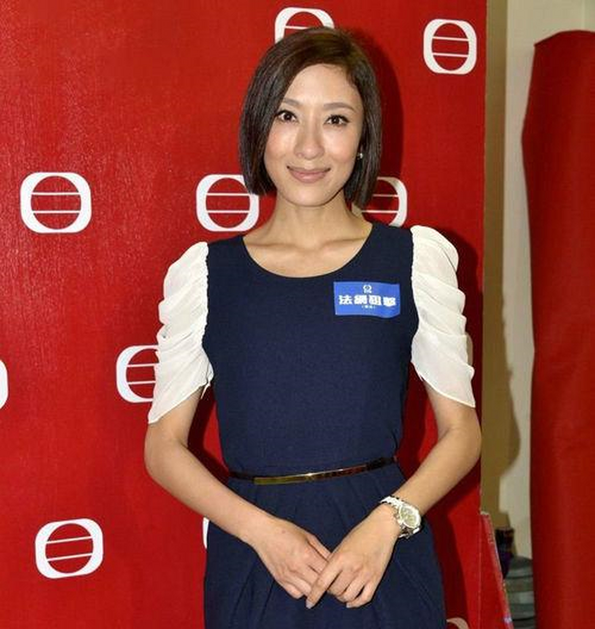 香港演员杨怡，星光小巷中的美食探秘之旅