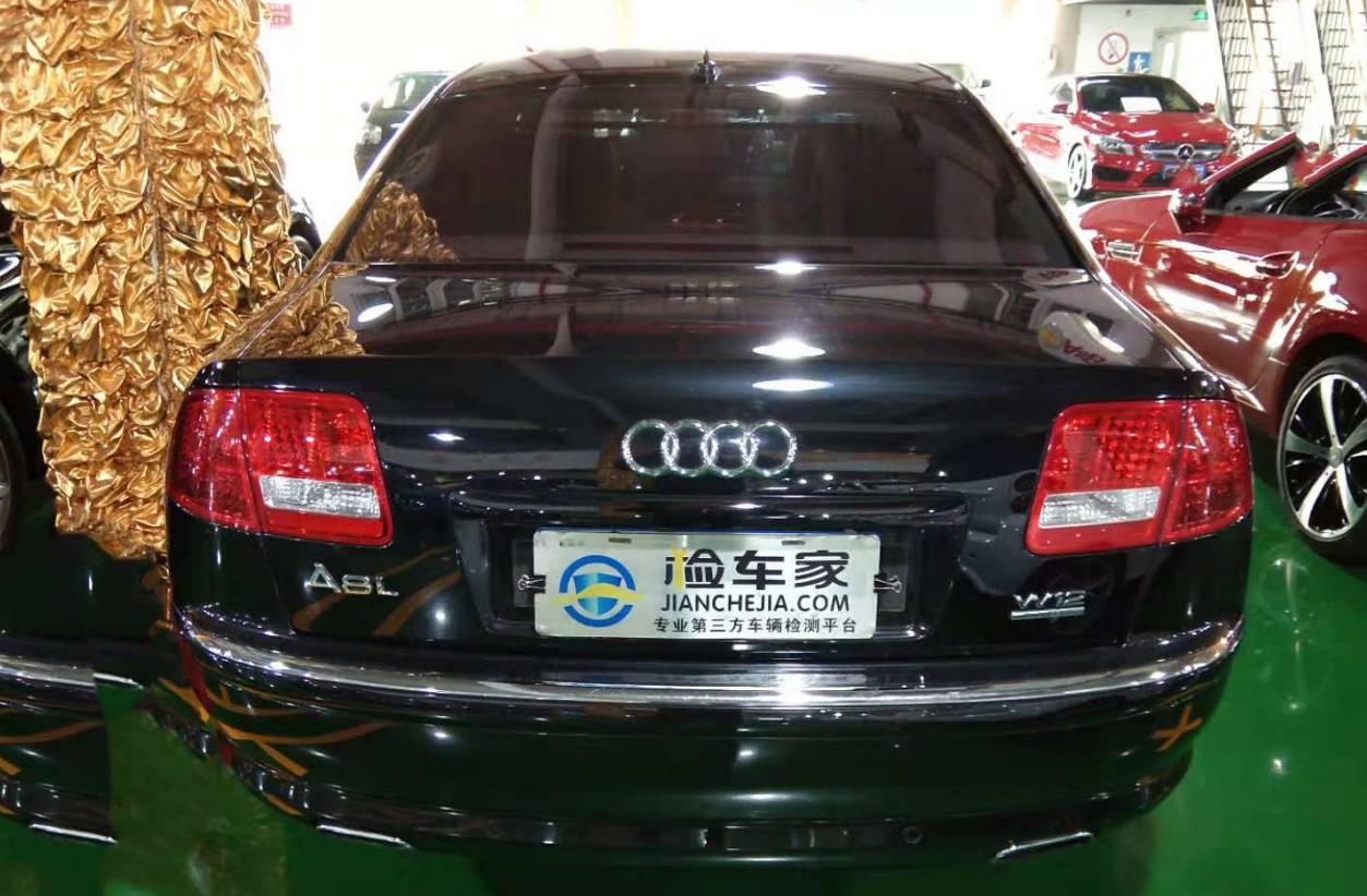 奥迪W12顶配豪华价格揭秘,小巷深处的尊贵之选