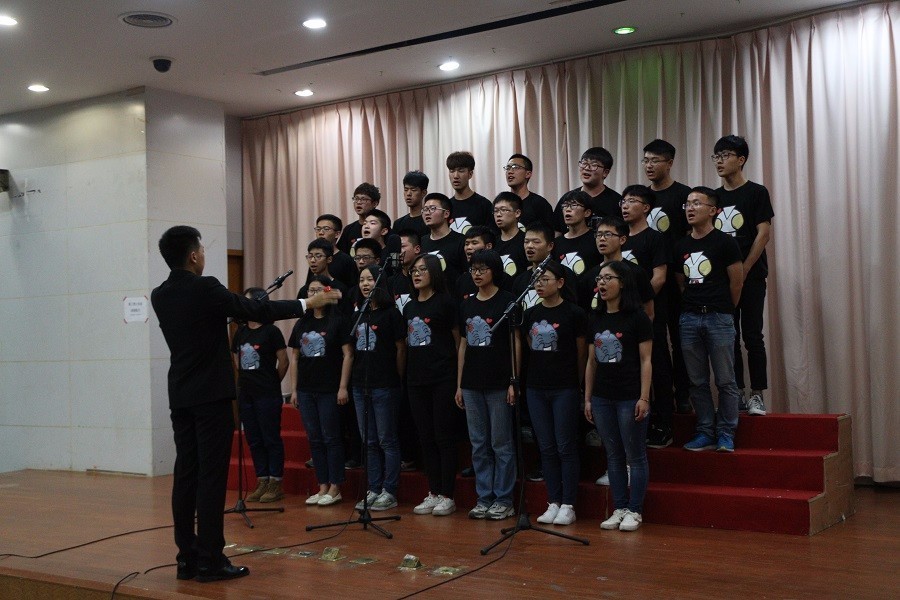 高科技重塑赛场,体验未来竞技魅力——秉比赛新篇章开启