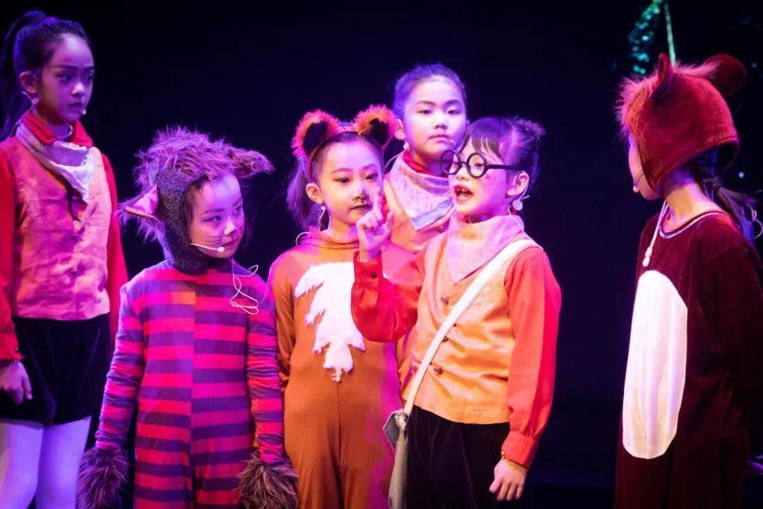 儿童剧演员与科技前沿的梦幻联动，高科技利器带来沉浸式体验