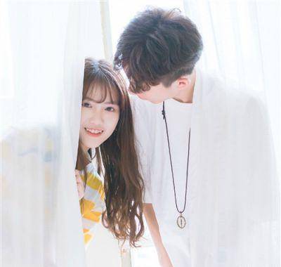 欢乐满溢的爱瞬间,最新搞笑情侣头像两幅