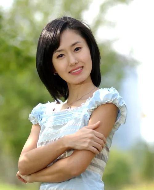 韩国明星金珠，自然美景中的心灵寻觅与力量之源
