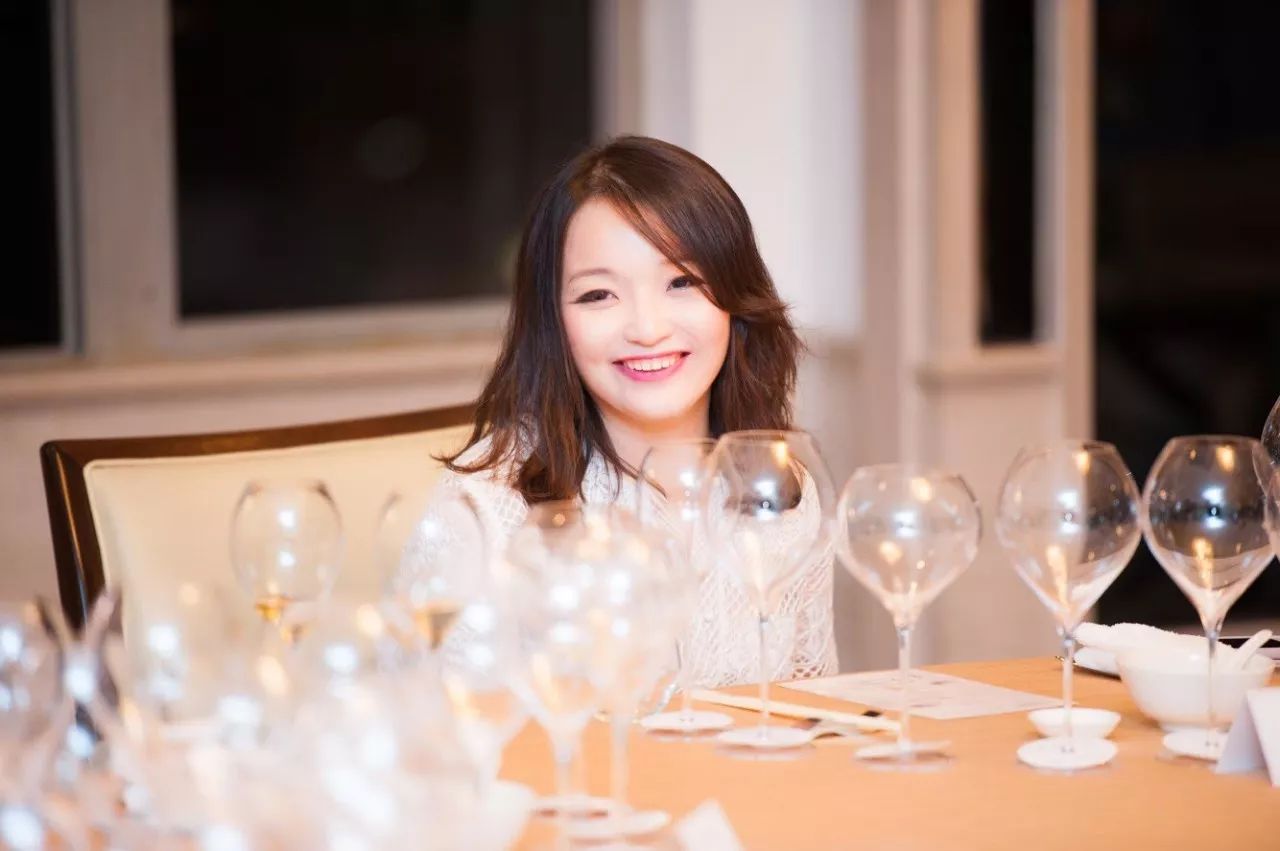 孟蕾演员,舞台与美食的双重魅力揭秘