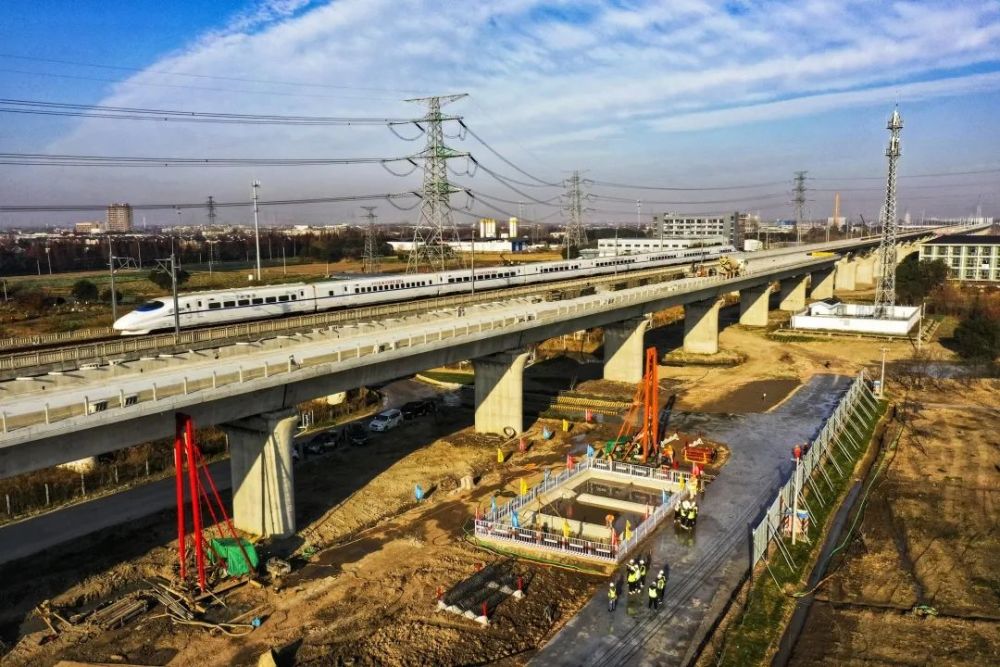 北沿江高铁最新进展与小巷美食探秘之旅