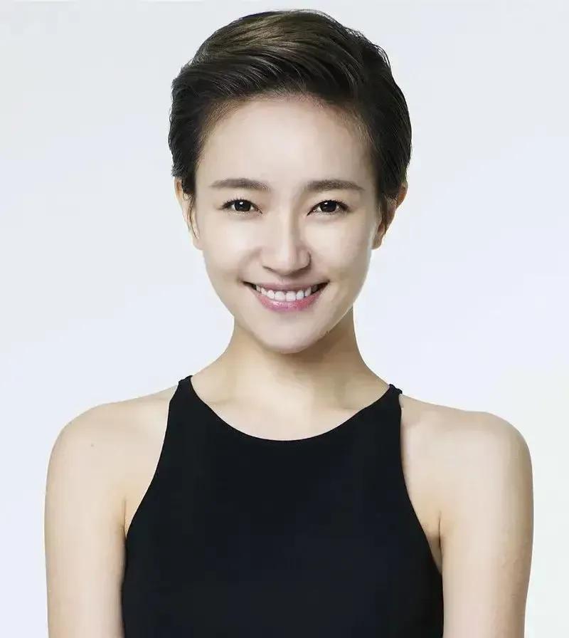 最新男人装,时尚潮流男性穿搭指南