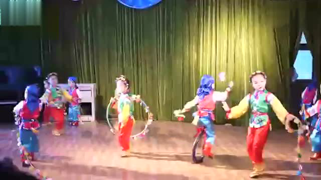 最新花绳舞蹈教程,小巷深处的魔法舞步