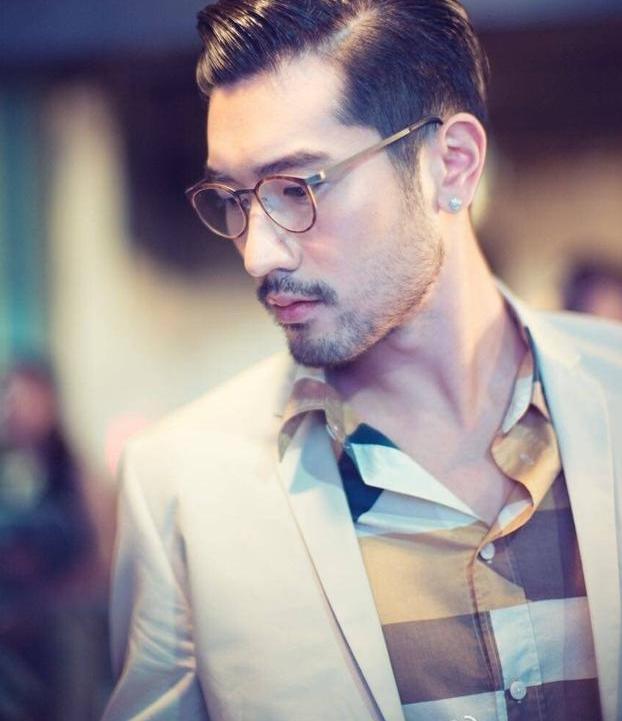 从模仿到超越,明星男性照片,学习变化的力量塑造自信与成就之路