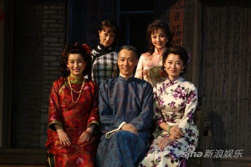 四世同堂演员背后的故事，重温经典，探寻传奇
