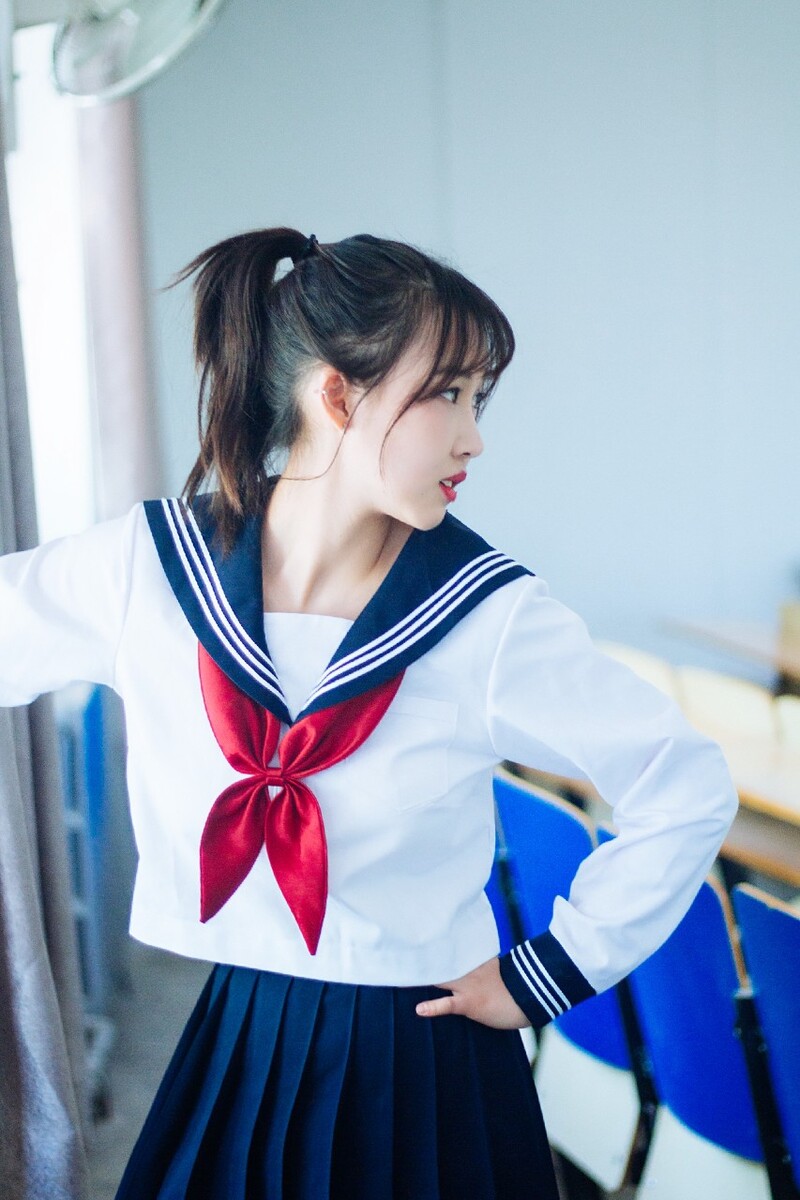 最新水手服引领的自然美景探索之旅