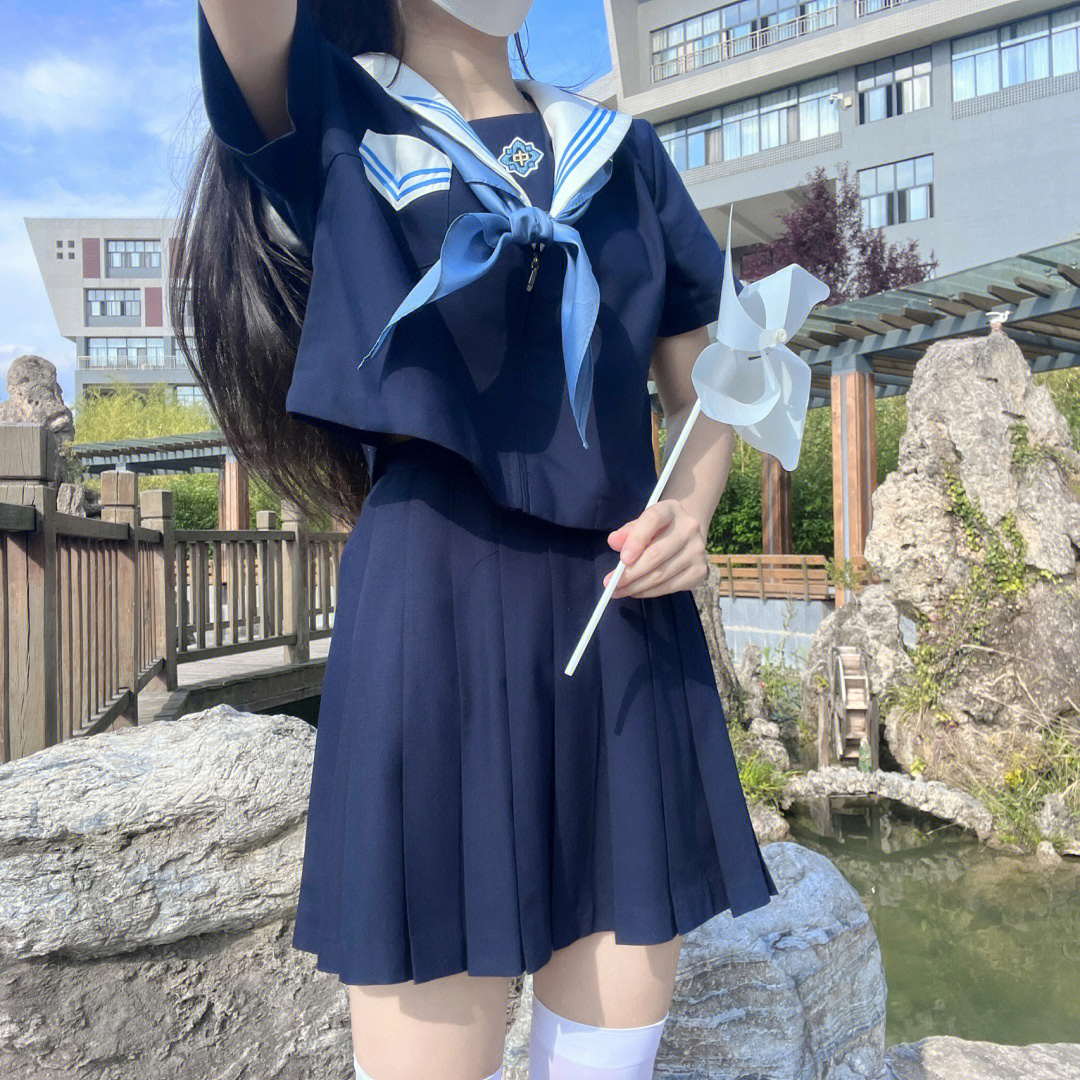 最新水手服引领的自然美景探索之旅