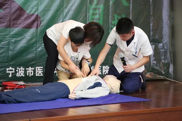 时代背景下的生命拯救术,最新单人心肺复苏视频教程