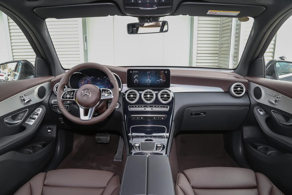 GLC400奔驰最新报价及豪华中型SUV市场定位与价格分析