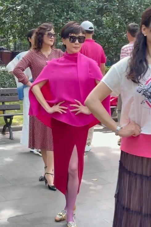 娜娜丝袜广场舞,与自然美景的舞动之旅