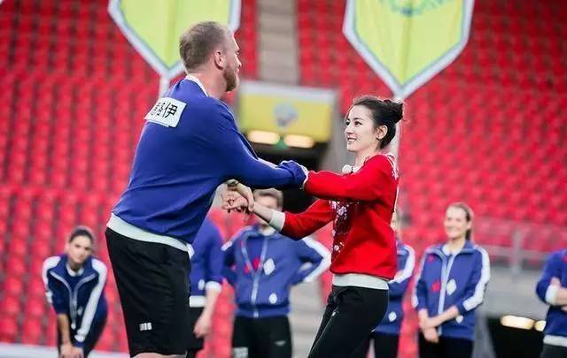 奔跑吧兄弟撕名牌最新背后的友情故事揭秘