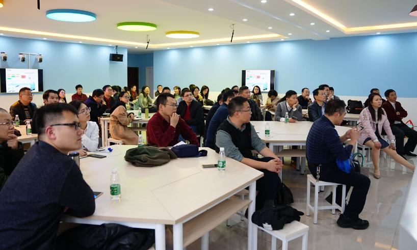 老师的最新政策，小巷中的奇遇与隐藏宝藏探索
